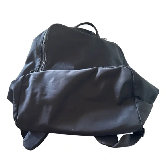Lululemon City Adventurer Backpack - Picture 10 of 16